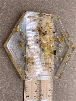 Поднос с янтарем р.10,5-10,5-1,5 см арт 090625 вес 80,69 гр Украшение для интерьера Ручная работа - фото 347598