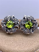 *Серьги Цветы Марказит Хризолит арт. HE1456-579 вес  7.79 г