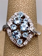 *Кольцо р.18 Голубой Топаз арт. R00459-203, (вес 3,9 г)
